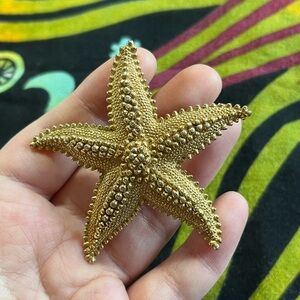 VTG Monet Signed Starfish Gold Tone Metal Costume Jewelry Brooch